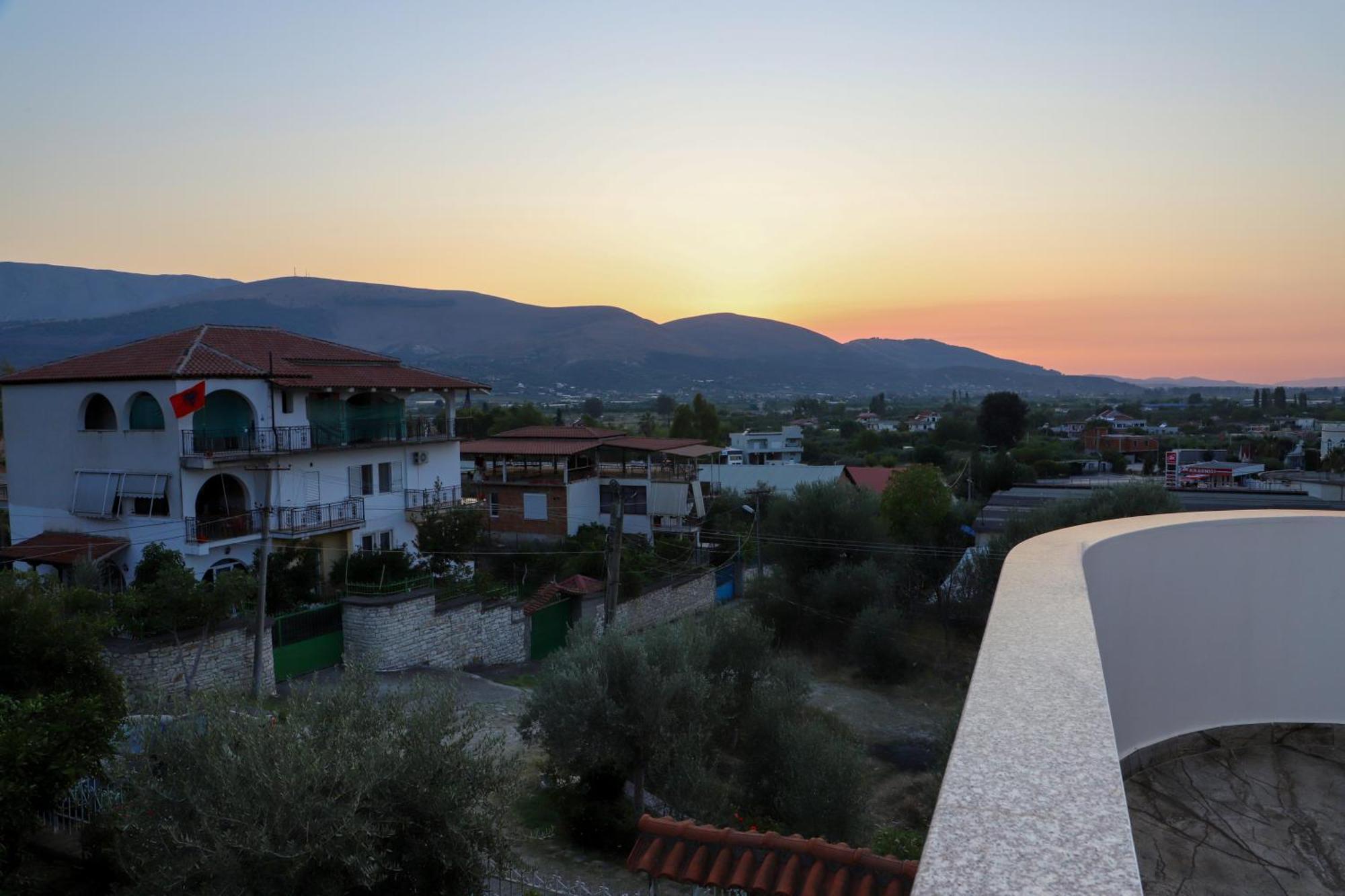 Georgemishel Guest House Berat Extérieur photo
