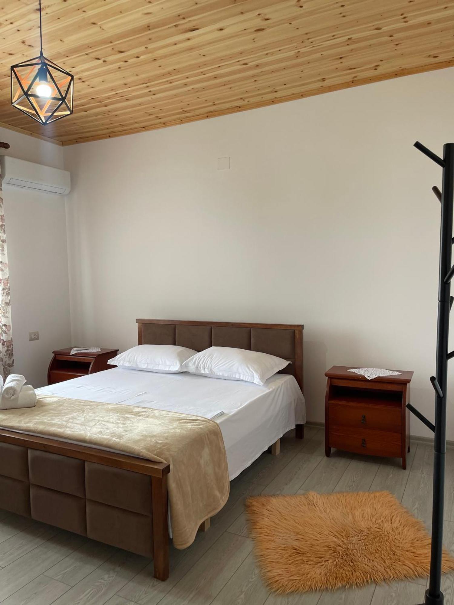 Georgemishel Guest House Berat Extérieur photo