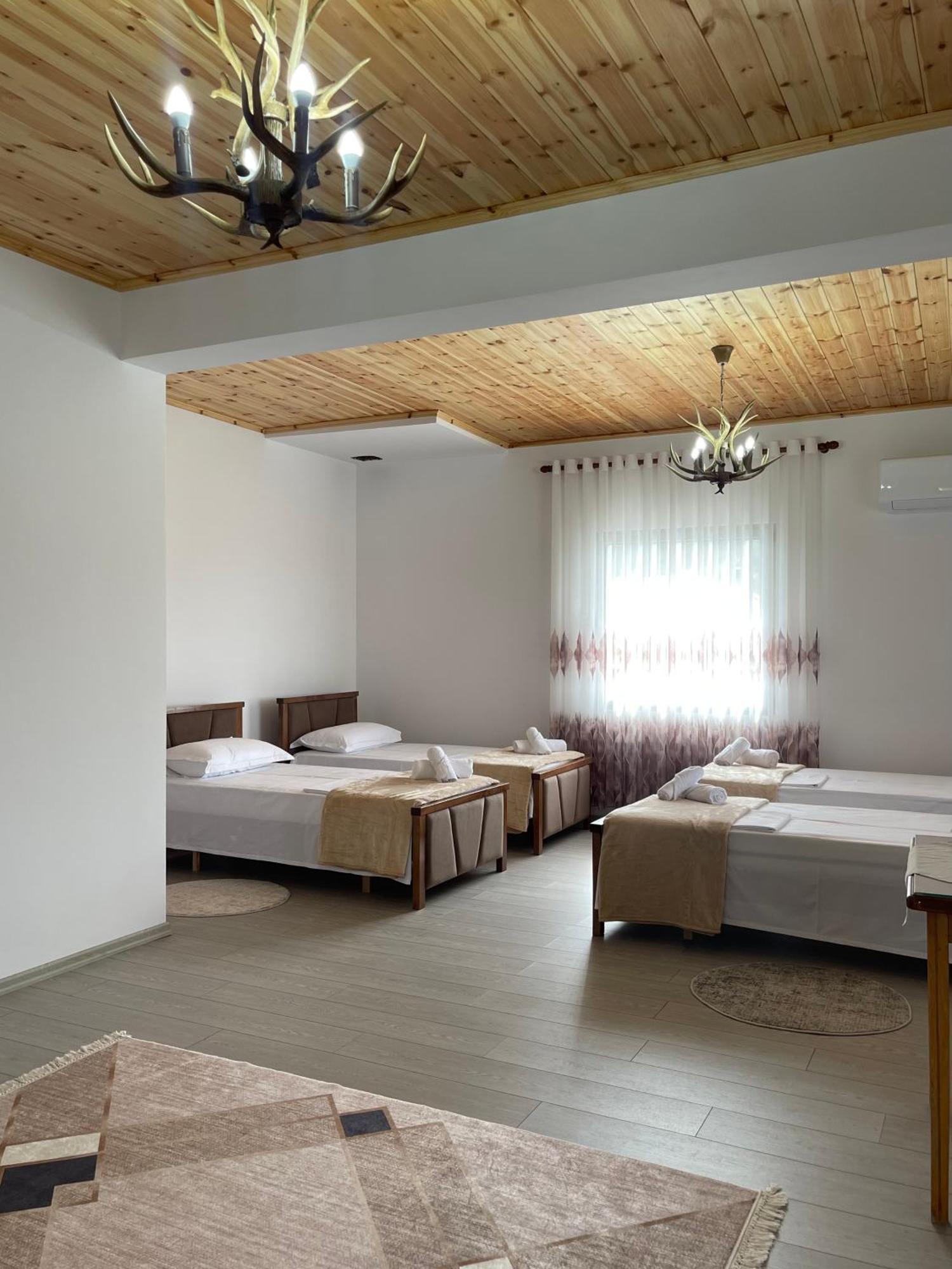 Georgemishel Guest House Berat Extérieur photo