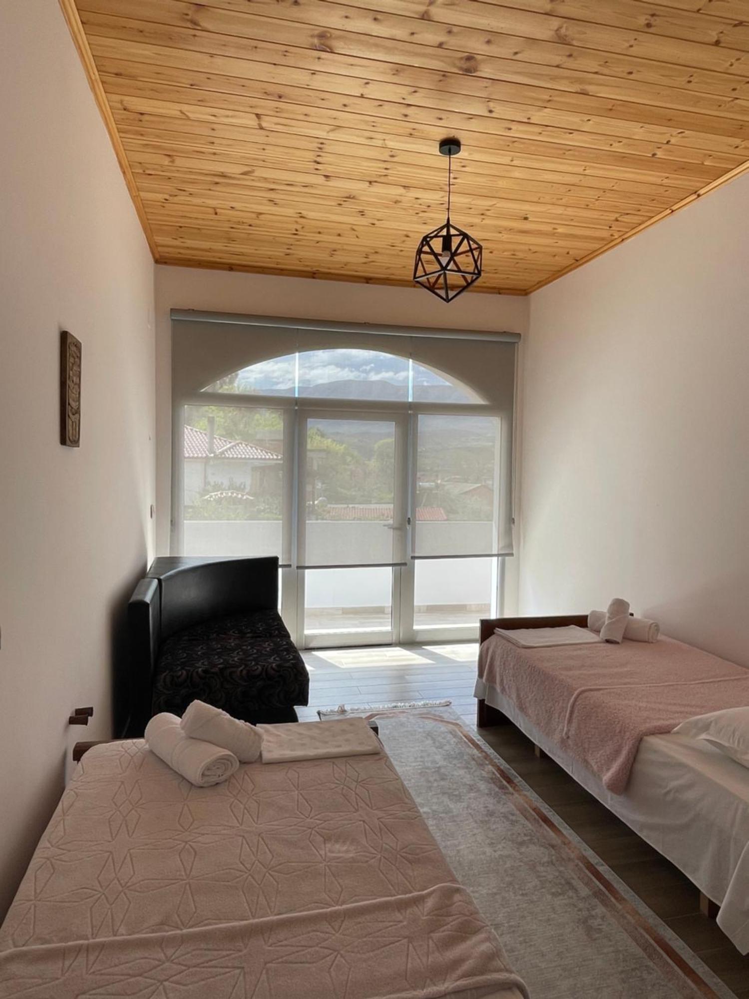 Georgemishel Guest House Berat Extérieur photo